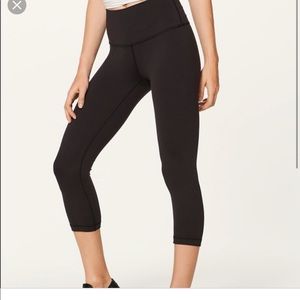 Lululemon wunder Under crop like new!!